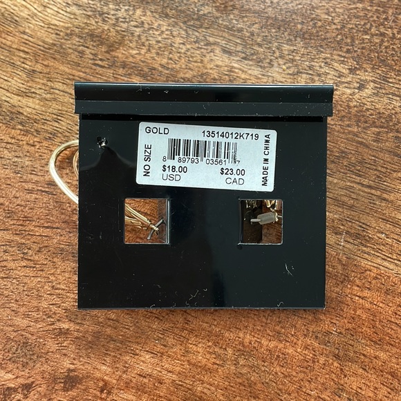 Gold hooped earrings never been worn BCBG - Picture 2 of 2